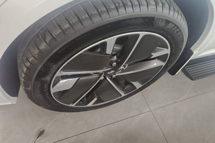 Used Li Auto L9 2025 Ultra Smart Refreshed Edition Left Front Wheel Hub
