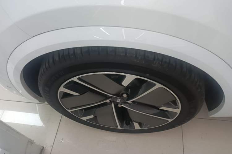 Used Li Auto L9 2025 Ultra Smart Refreshed Edition Left Front Wheel Hub