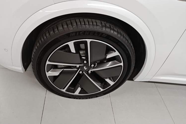 Used Li Auto L9 2025 Ultra Smart Refreshed Edition Left Front Wheel Hub