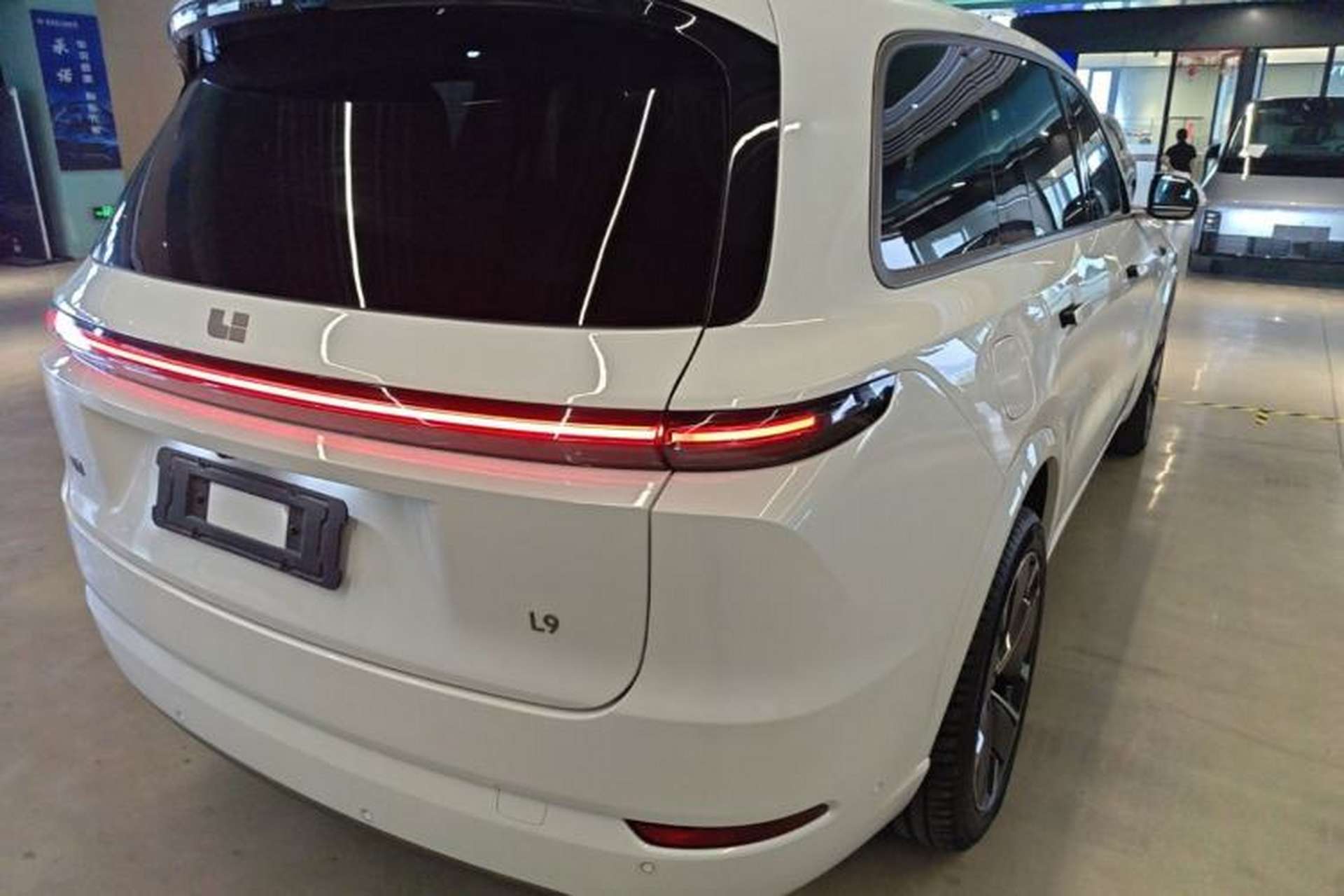 Used Li Auto L9 2025 Ultra Smart Refreshed Edition Rear Right 45 Deg