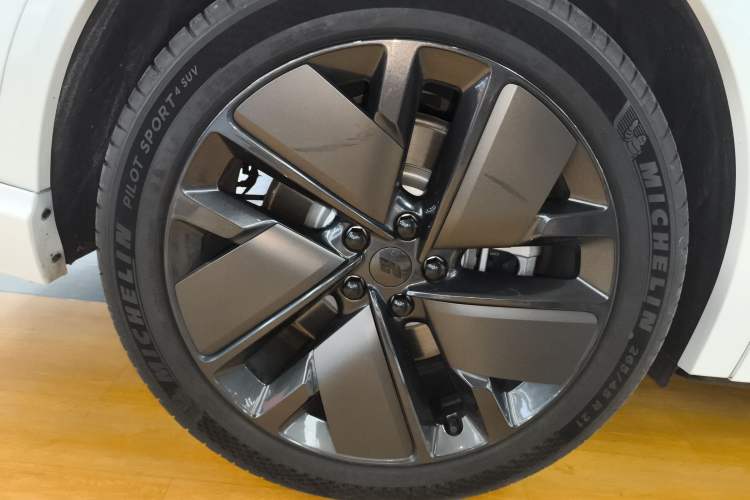 Used Li Auto L9 2025 Ultra Smart Refreshed Edition Right Rear Wheel Hub