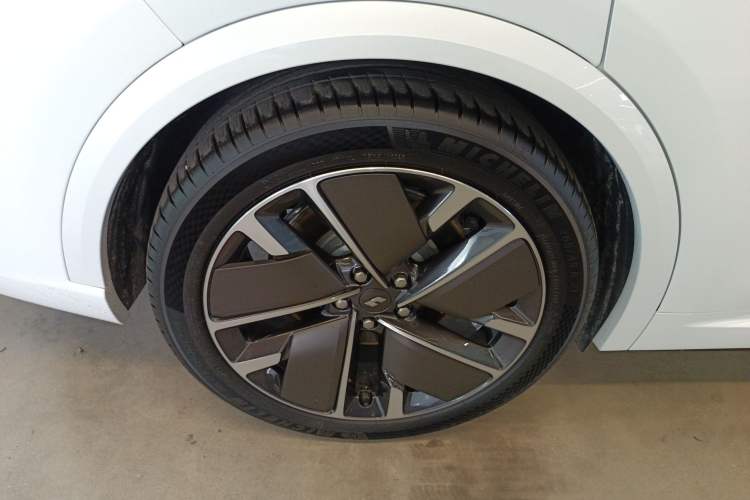 Used Li Auto L9 2025 Ultra Smart Refreshed Edition Right Rear Wheel Hub