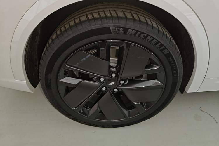 Used Li Auto L9 2025 Ultra Smart Refreshed Edition Right Rear Wheel Hub