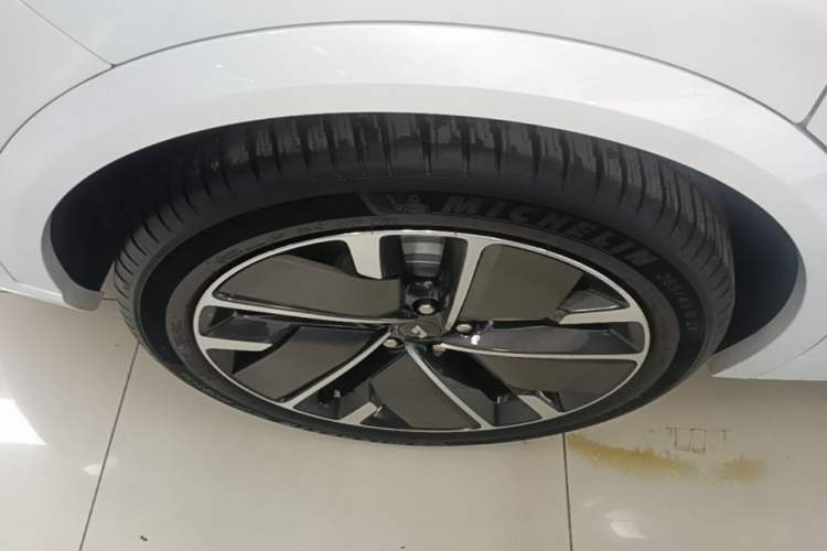 Used Li Auto L9 2025 Ultra Smart Refreshed Edition Right Rear Wheel Hub