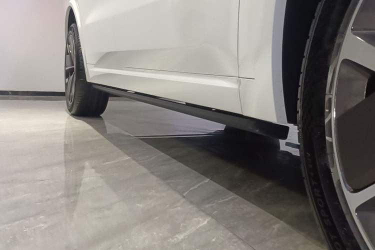 Used Li Auto L9 2025 Ultra Smart Refreshed Edition Right Side Sill