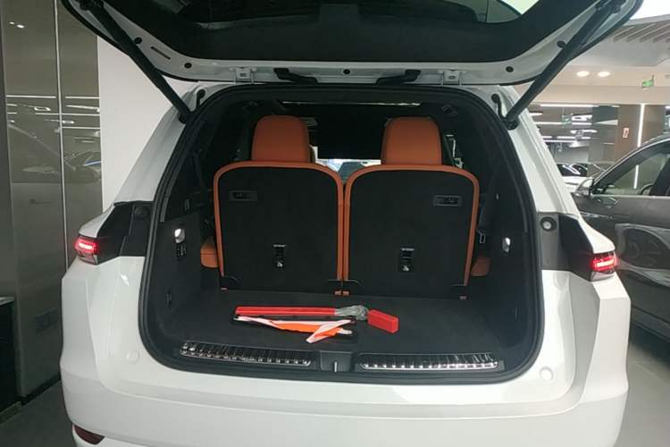Used Li Auto L9 2025 Ultra Smart Refreshed Edition Trunk