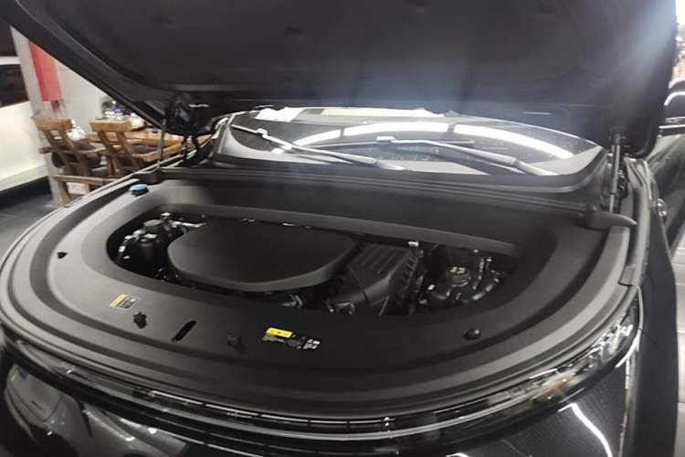 Used Li Auto L9 2026 Model Livis Engine Bay