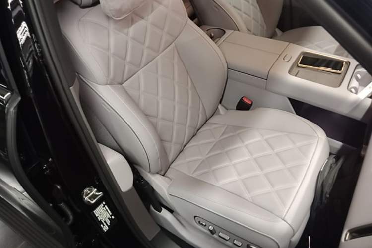 Used Li Auto L9 2026 Model Livis Right Front Seat