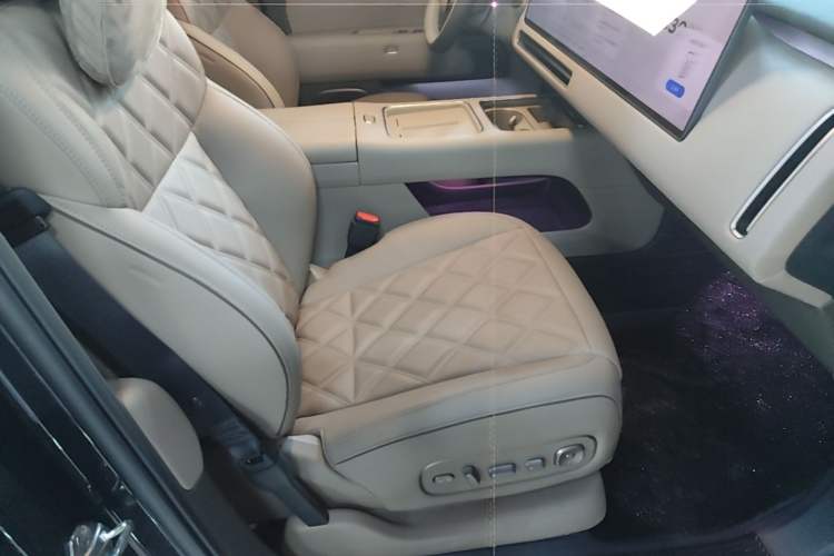 Used Li Auto L9 2026 Model Livis Right Front Seat