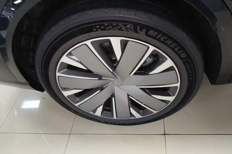 Used Li Auto L9 2026 Model Ultra Right Rear Wheel Hub