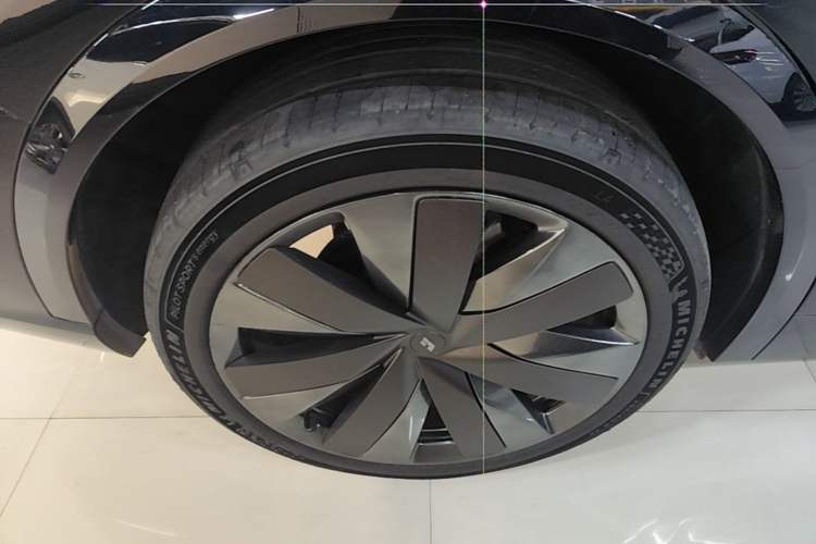 Used Li Auto L9 2026 Model Livis Right Rear Wheel Hub
