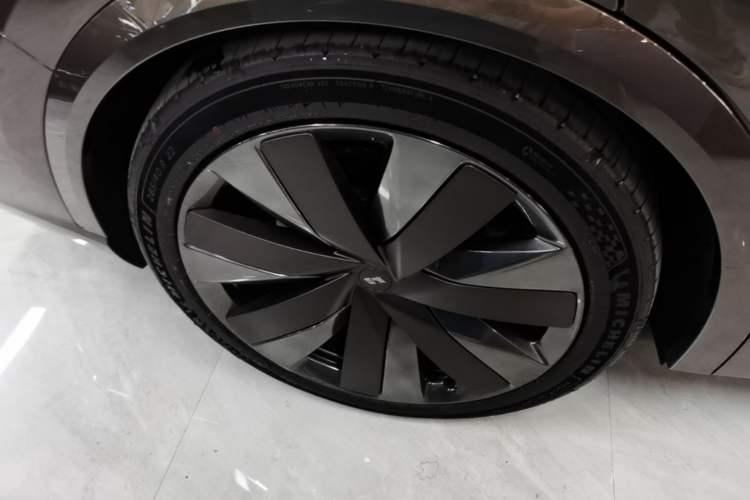 Used Li Auto L9 2026 Model Livis Right Rear Wheel Hub