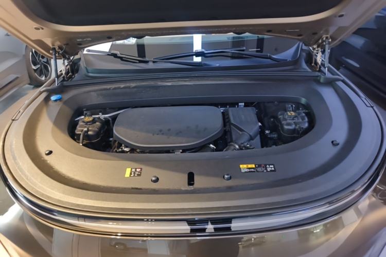 Used Li Auto L9 2026 Model Livis Engine Bay