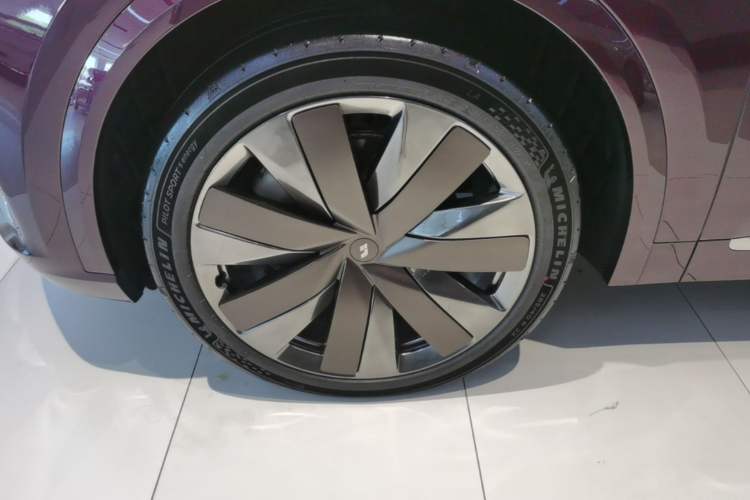 Used Li Auto L9 2026 Model Livis Left Front Wheel Hub