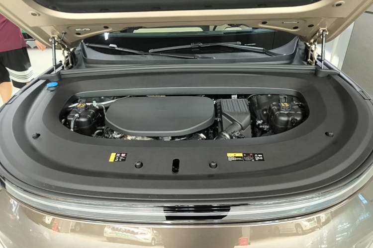 Used Li Auto L9 2026 Model Livis Engine Bay