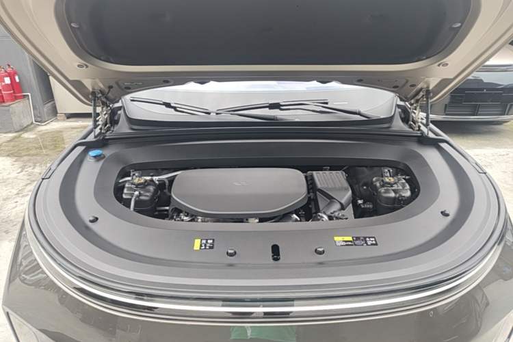 Used Li Auto L9 2026 Model Livis Engine Bay