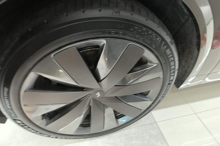 Used Li Auto L9 2026 Model Livis Left Front Wheel Hub