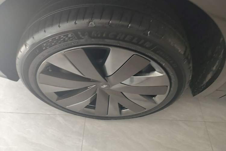 Used Li Auto L9 2026 Model Livis Left Front Wheel Hub