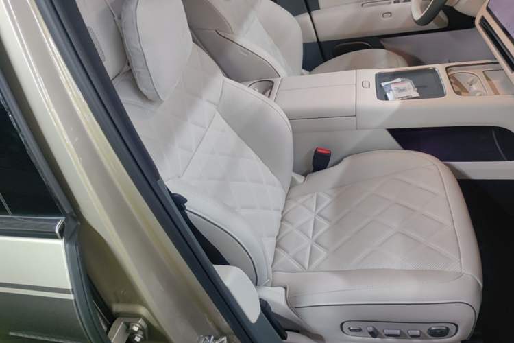 Used Li Auto L9 2026 Model Livis Right Front Seat