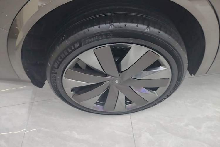 Used Li Auto L9 2026 Model Livis Right Rear Wheel Hub