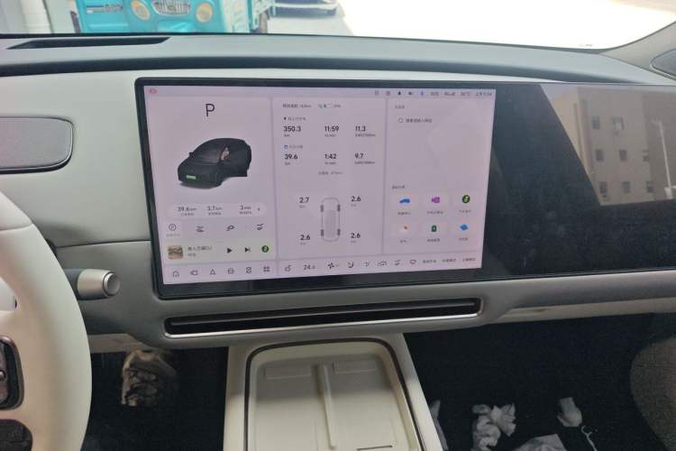 Used Li Auto i6 2025 Model Two-Wheel-Drive Standard Type Audio And AC Panel