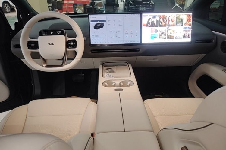 Used Li Auto i6 2025 Model Four-Wheel-Drive Standard Type Center Console