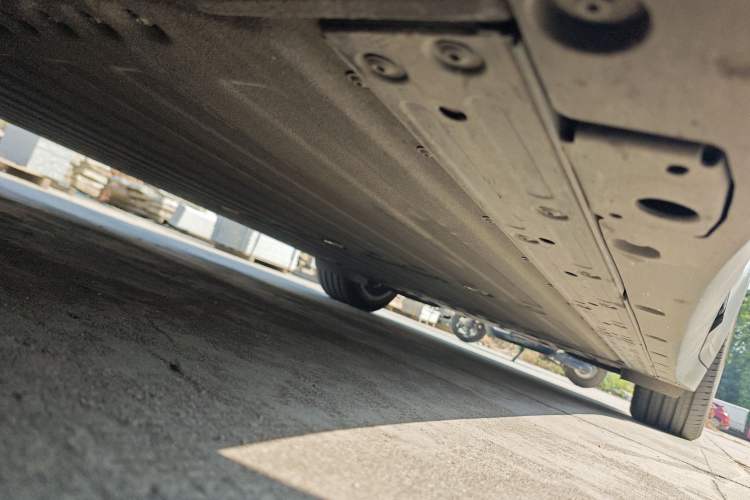 Used Li Auto i6 2025 Model Four-Wheel-Drive Standard Type Chassis Front Left