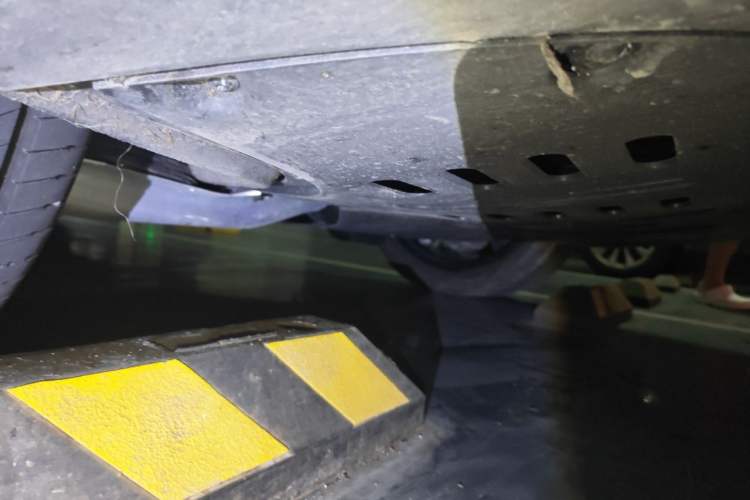 Used Li Auto i6 2025 Model Four-Wheel-Drive Standard Type Chassis Front Left