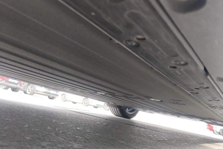Used Li Auto i6 2025 Model Four-Wheel-Drive Standard Type Chassis Front Left