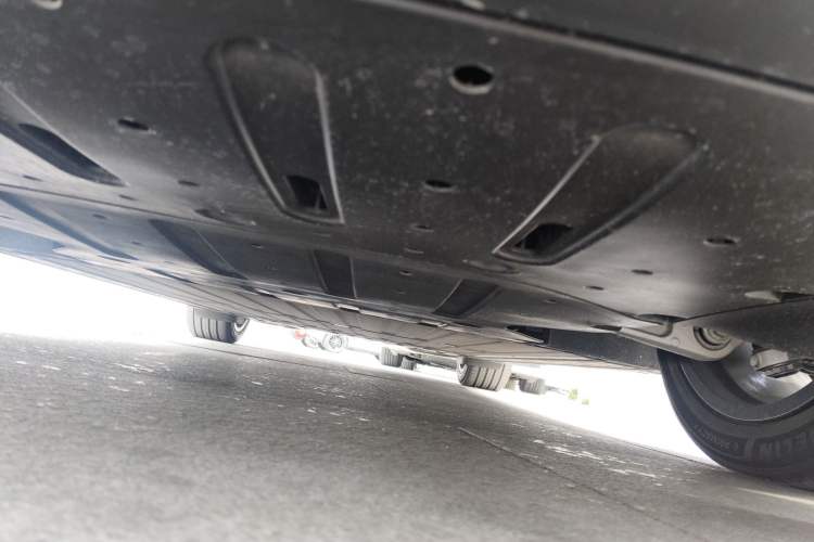 Used Li Auto i6 2025 Model Four-Wheel-Drive Standard Type Chassis Front