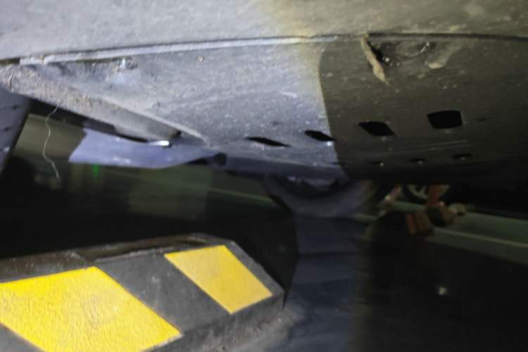 Used Li Auto i6 2025 Model Four-Wheel-Drive Standard Type Chassis Rear Left