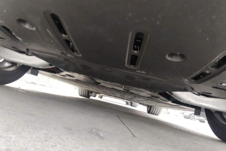 Used Li Auto i6 2025 Model Four-Wheel-Drive Standard Type Chassis Rear