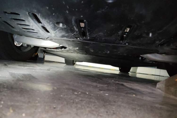 Used Li Auto i6 2025 Model Four-Wheel-Drive Standard Type Chassis Rear