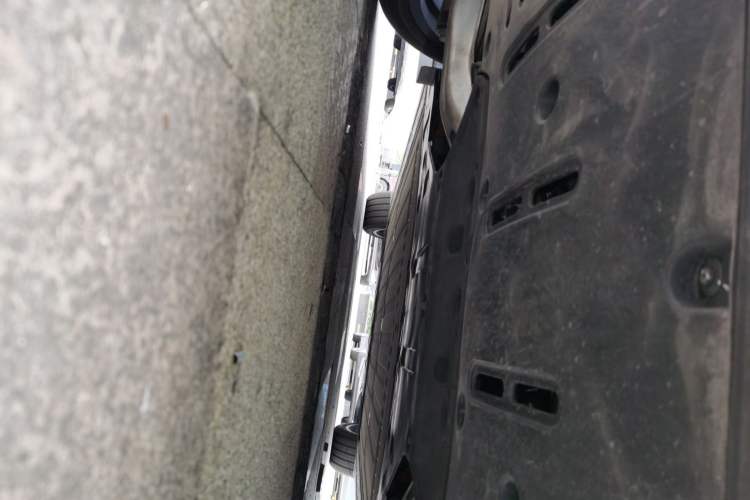 Used Li Auto i6 2025 Model Four-Wheel-Drive Standard Type Chassis Rear