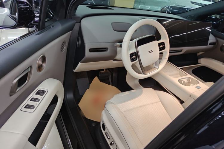 Used Li Auto i6 2025 Model Four-Wheel-Drive Standard Type Driver Seat