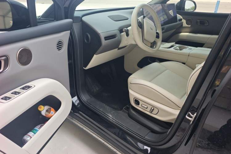 Used Li Auto i6 2025 Model Two-Wheel-Drive Standard Type Driver Seat