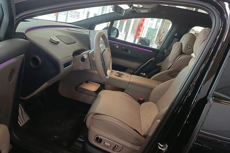 Used Li Auto i6 2025 Model Two-Wheel-Drive Standard Type Driver Seat