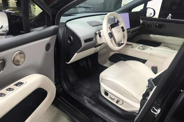Used Li Auto i6 2025 Model Two-Wheel-Drive Standard Type Driver Seat