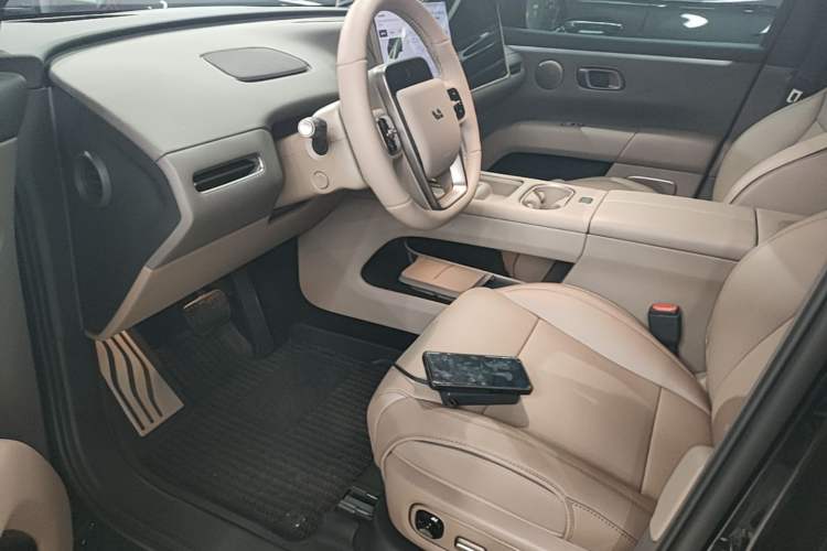 Used Li Auto i6 2025 Model Four-Wheel-Drive Standard Type Driver Seat