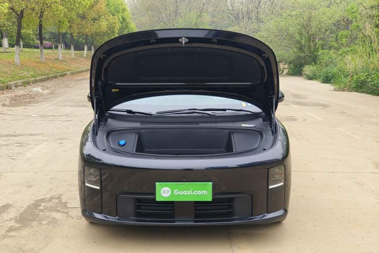 Used Li Auto i6 2025 Model Four-Wheel-Drive Standard Type Engine Bay