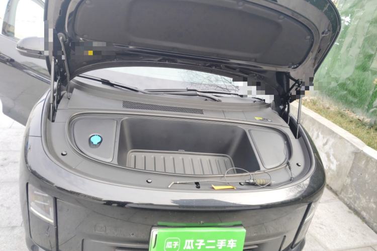 Used Li Auto i6 2025 Model Four-Wheel-Drive Standard Type Engine Bay