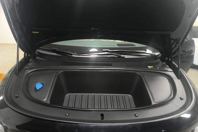 Used Li Auto i6 2025 Model Two-Wheel-Drive Standard Type Engine Bay