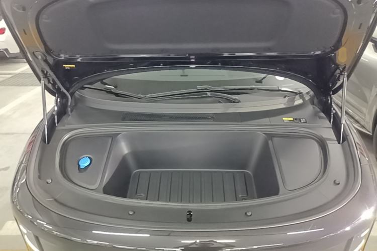 Used Li Auto i6 2025 Model Two-Wheel-Drive Standard Type Engine Bay