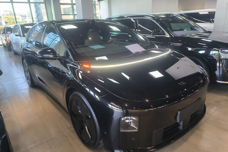 Used Li Auto i6 2025 Model Two-Wheel-Drive Standard Type Exterior 2