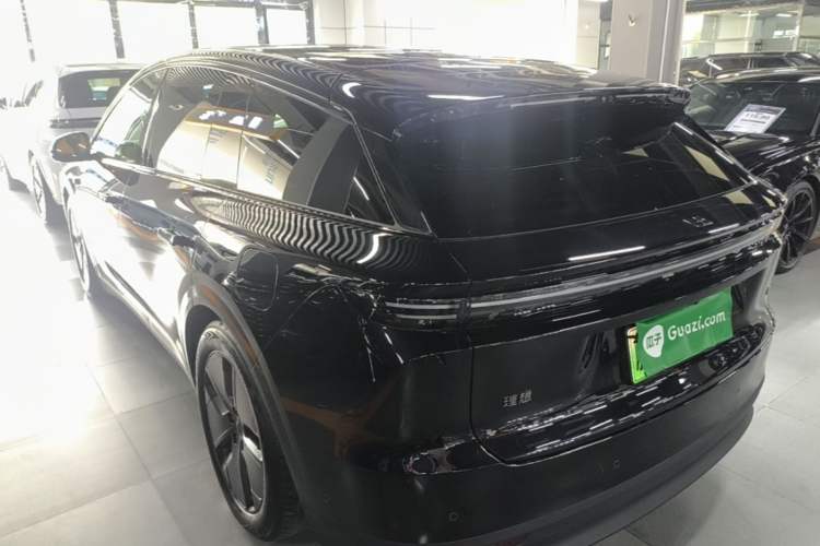 Used Li Auto i6 2025 Model Two-Wheel-Drive Standard Type Exterior 2