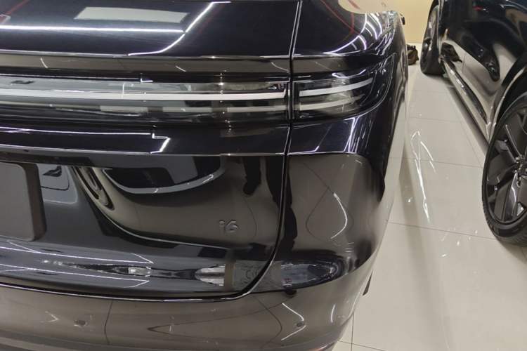 Used Li Auto i6 2025 Model Four-Wheel-Drive Standard Type Exterior 3