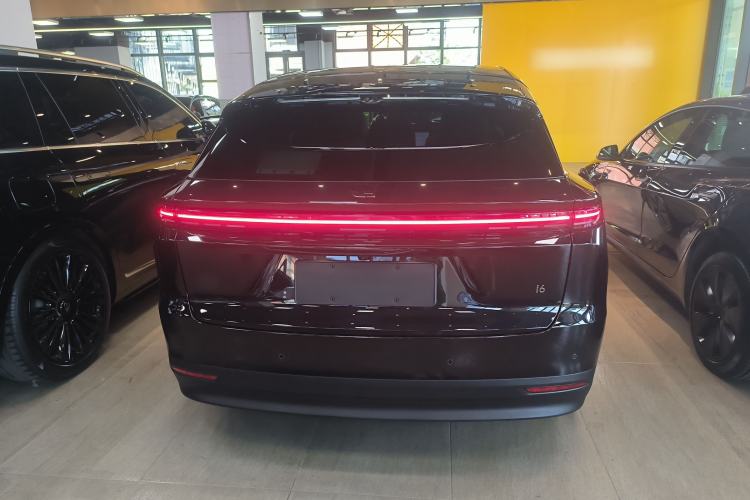 Used Li Auto i6 2025 Model Two-Wheel-Drive Standard Type Exterior 4