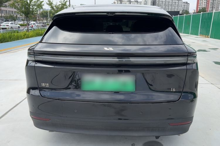 Used Li Auto i6 2025 Model Two-Wheel-Drive Standard Type Exterior 4