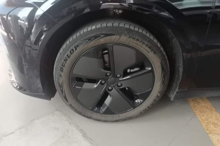 Used Li Auto i6 2025 Model Two-Wheel-Drive Standard Type Exterior 4