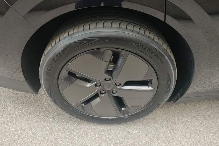 Used Li Auto i6 2025 Model Two-Wheel-Drive Standard Type Exterior 5